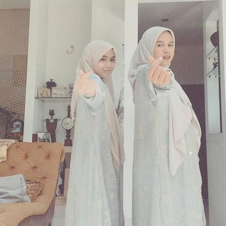 <p>Sienna dan Ines juga sering bikin konten bareng lho, Bunda. Keduanya selalu terlihat kompak saat menghabiskan waktu bersama. (Foto: Instagram @nesyanabila)</p>