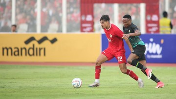 Berita Panas dari Dunia Sport CNN : Shayne Pattynama Pamer di Thailand, Selangkah Lagi Gabung Buriram?