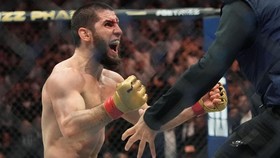 Jalan Panjang Islam Makhachev Juara di Dua Kelas Berbeda UFC