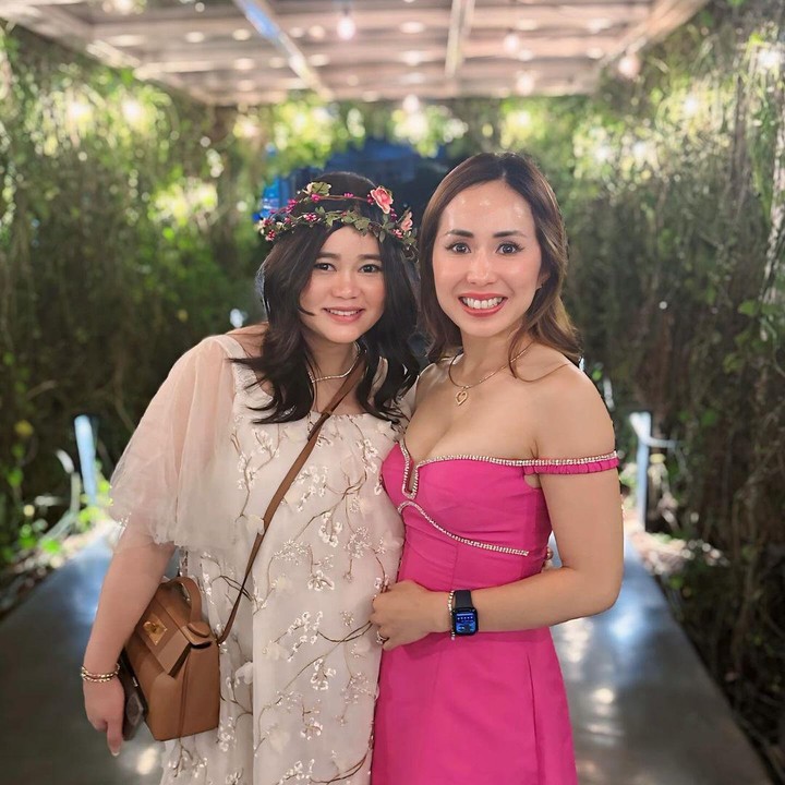 <p>Berada di trimester 3 kehamilan, membuat baby bump Oliv sudah terlihat jelas. Selain itu, banyak juga yang memuji aura bumil yang satu ini semakin cantik dan glowing. (Foto: Instagram: @sumargodenny)</p>