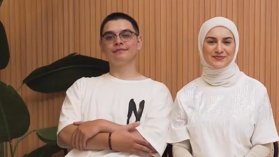 Irish Bella dan sang adik Sean Ivan de Beule