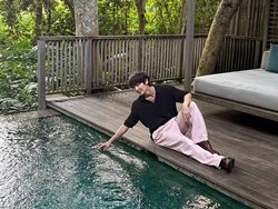Foto Lee Joon Gi Asyik Santai di Bali & Pemotretan di Resort Mewah