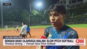 VIDEO: Sensasi Baru Olahraga Malam: Slow Pitch Softball