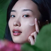 Bikin Wajah Glowing dan Sehat, Ini 2 Rangkaian Produk Fresh yang Wajib Masuk Night Routine Kamu!