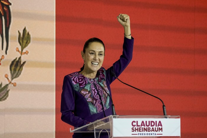 Claudia Sheinbaum terpilih sebagai presiden perempuan pertama Meksiko. Dia menang telak pada pemilu Meksiko, Minggu (2/6/2024) waktu setempat.