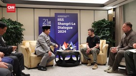 VIDEO: Prabowo Bertemu Zelensky di Singapura Bahas Industri Pertahanan