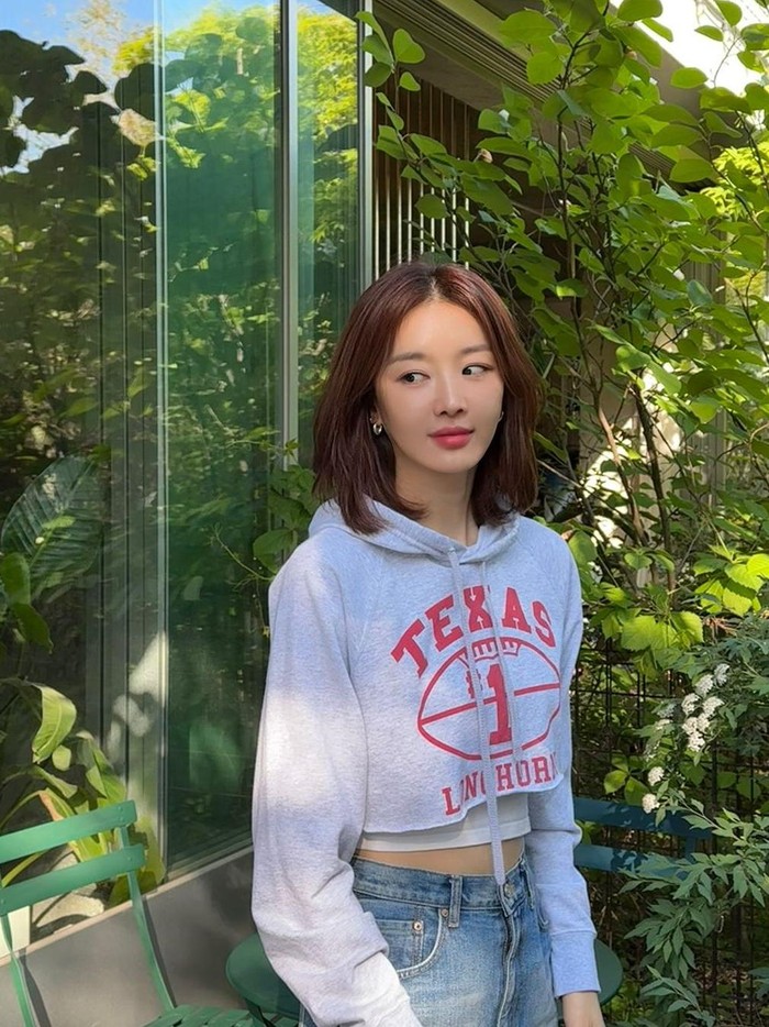 Banyak yang memuji kecantikan dan paras awet muda Jang Hee Jin yang lahir pada 9 Mei 1983 ini, Beauties./ Foto: instagram.com/_heejinj
