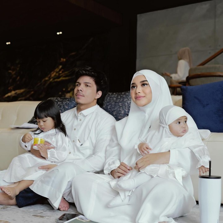 <p>Menjelang keberangkatan, Aurel Hermansyah dan Atta Halilintar telah melakukan sejumlah persiapan, termasuk manasik haji. (Foto: Instagram @aurelie.hermansyah @attahalilintar)</p>
