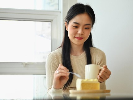 Apakah Kue dan Teh Laktasi Efektif Bikin ASI Banjir? Simak Faktanya