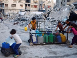 Di Gaza, Warga Terpaksa Minum Air Limbah dan Makan Rumput demi Bertahan Hidup