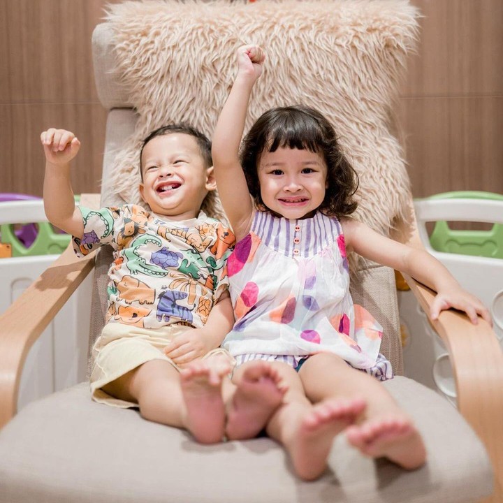 <p>Tidak sendirian, ternyata banyak juga netizen yang merasakan hal yang sama ketika akan menyapih anak-anaknya, Bunda. Mereka pun mengatakan sangat sedih ketika harus melepaskan ASI sang anak. (Foto: Instagram: @bungajelitha66)</p>