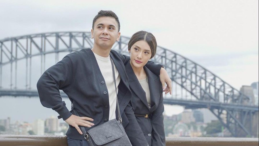 Reaksi Anissa Aziza Saat Raditya Dika & Ariel Tatum Lakoni Adegan Ranjang Reaksi Anissa Aziza Saat Raditya Dika & Ariel Tatum Lakoni Adegan Ranjang