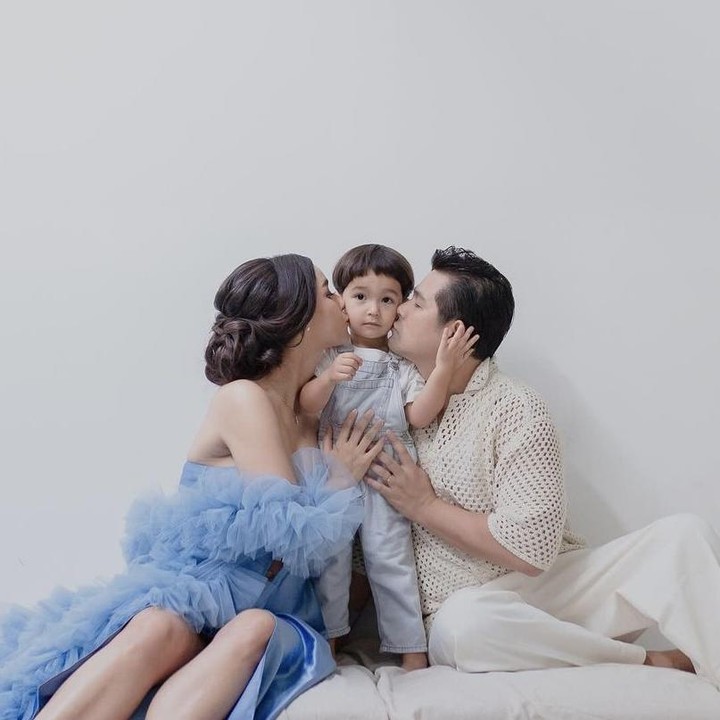 <p>Selain itu, Vanessa juga memberikan pesannya untuk Si Kecil Aizen yang sebentar lagi akan menjadi seorang kakak. “Kami sangat beruntung mempunyai anak yang begitu pengertian, manis dan penuh kasih sayang” tulisnya. (Foto: Instagram @vanessaaiskandar).</p>