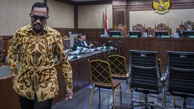 VIDEO: Sahroni Dicecar Hakim soal Alasan Kembalikan Rp850 Juta ke KPK