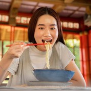 Dear Anak Kos, Ini 7 Alasan Mengapa Kamu Harus Berhenti Makan Mi Instan Setiap Hari