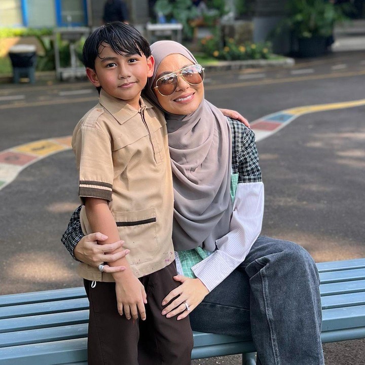 <p>Banyak netizen yang dibuat gemas dengan Bambang nih, Bunda. Tidak sedikit dari mereka yang semakin jatuh hati dengan Si Kecil. (Foto: Instagram: @meisya__siregar)</p>