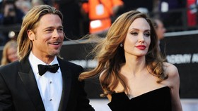 Brad Pitt Tolak Permintaan Jolie Beber Komunikasi soal Insiden Pesawat