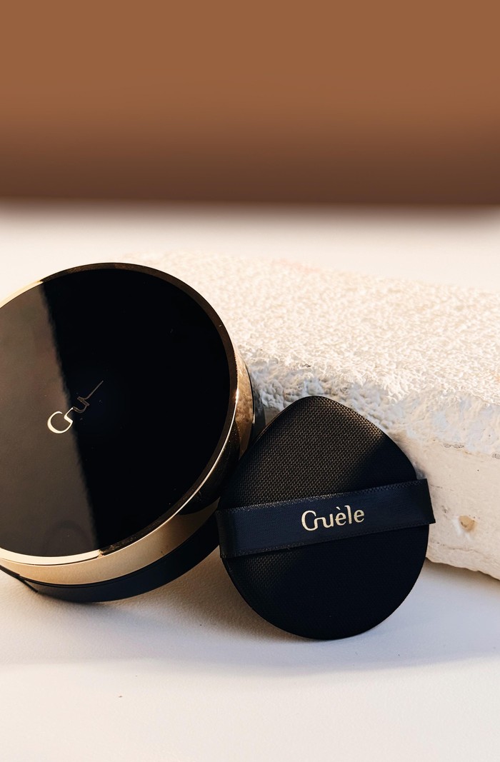 Guèle BARE cushion
