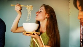 Kenapa Kalau Hujan Gampang Lapar? Ini Pendapat Ahli