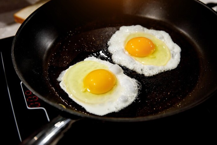 5 Kesalahan Masak Telur yang Bikin Nutrisinya Hilang