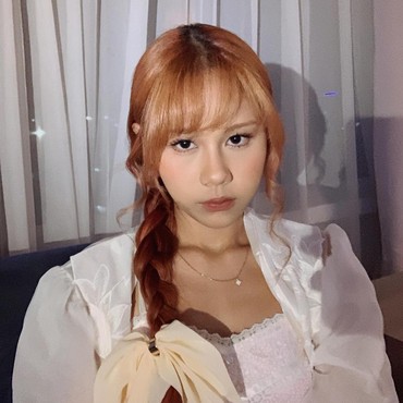 Alasan Nadin Amizah Kritik Judul Film 'Bertaut Rindu'