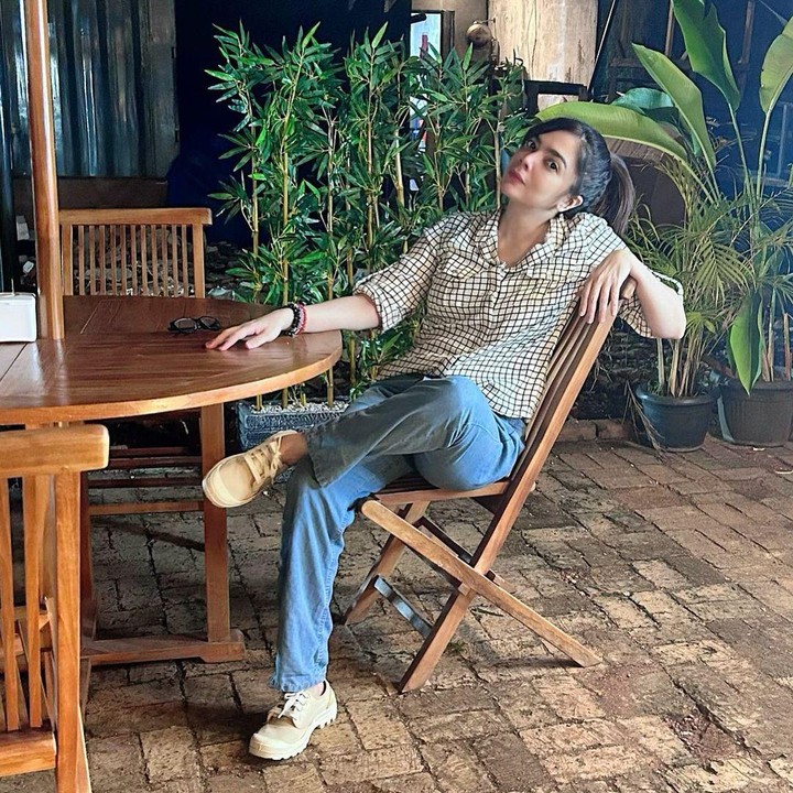 <p>Selain rutin yoga, Nova Soraya juga melakukan perawatan kecantikan untuk menyempurnakan penampilannya. Ia pernah membagikan tips awet mudanya, yakni dengan menjalani perawatan kecantikan dengan dokter. (Foto: Instagram @novasoraya16)</p>