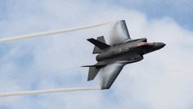 AS 'Oplos' 2 F-35 Rusak Jadi Frankenjet saat China Pamer Jet Terbaru