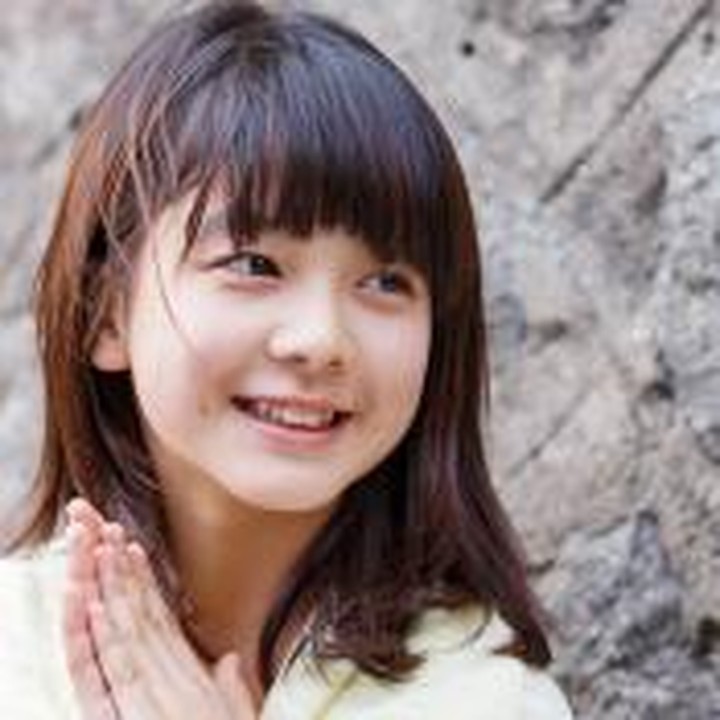 <p>Aktris di bawah naungan Namoo Actors ini memang sudah tampil manis, ya Bunda. Di potret profil satu ini, Roh Jeong Eui cilik tersenyum dengan kedua pipinya yang menggemaskan. Banyak penonton merasa terhibur dengan penampilan manisnya. (Foto: Namoo Actors)</p>