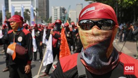 Buruh Demo Minta Naik Upah di Patung Kuda, 1.270 Polisi Berjaga