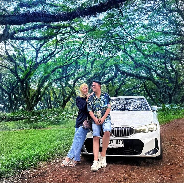 <p>Lewat media sosial, Danang DA kerap membagikan potret kebersamaan dengan istri tercinta. Pemilik nama asli Pradana Dieva itu gemar melakukan <em>quality time</em> bersama Hemas. (Foto: Instagram @danang_official91)</p>