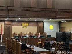 Cecar Saksi Soal Uji Beban Tol MBZ, Hakim Sampai Angkat Palu