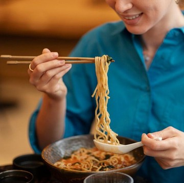 Hindari! Ini Deretan Makanan yang Sebaiknya Tidak Dikonsumsi Bersama Mie Instan