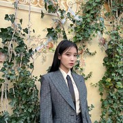 Inspirasi Outfit IU yang Hijab Friendly, Bisa Dicoba Nih Beauties!