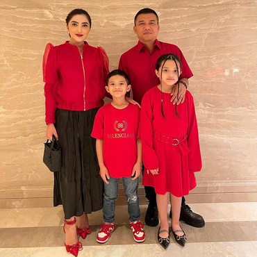 Ashanty Gembira Arsya Jadi Pendamping Nathan Tjoe A On di Laga Timnas Indonesia