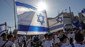 FOTO: Ratusan Warga Israel Serbu Komplek Masjid Al Aqsa