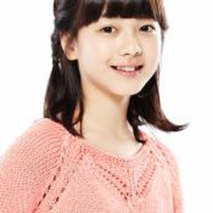 <p>Roh Jeong Eui adalah aktris yang sudah lama berseliweran di televisi Korea. Aktris kelahiran tahun 2001 ini, memulai debut aktingnya dalam sebuah series TV di 2011 lalu. Visual manis dari Roh Jeong Eui banyak dipuji penonton. (Foto: Namoo Actors)</p>