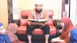 7 Potret Rumah Ustaz Khalid Basalamah yang Jadi Saksi Kasus Kuota Haji, Jadul & Sederhana