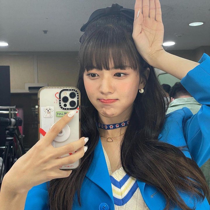 <p>Selain menjadi aktris, Roh Jeong Eui juga pernah menjadi tawaran sebagai pembawa acara musik di kanal TV ternama, lho. Berkat kehadirannya di acara tersebut, ia menjadi banyak mencoba berbagai gaya rambut yang penuh manis. (Foto:Instagram @jeongeuiyam)</p>