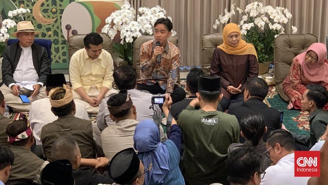 Wapres terpilih Gibran Rakabuming masih menunggu perkembangan lebih lanjut sebelum menyatakan dukungan kepada pasangan calon gubernur dan wakil gubernur.