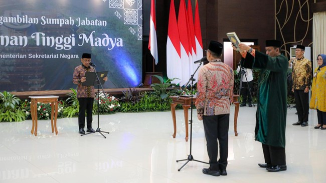 Yusuf Permana dilantik menjadi Deputi Protokol Sekretariat Presiden definitif menggantikan Bey Machmudin.