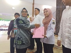 Pemkab Blitar Serahkan SK 2.076 PPPK, Ini Pesan Bupati