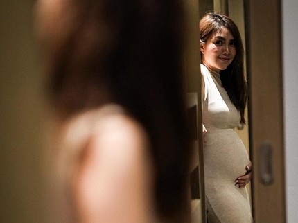 Potret Istri Marcello Tahitoe Tengah Hamil Anak Kedua, Baby Bump Sudah Terlihat