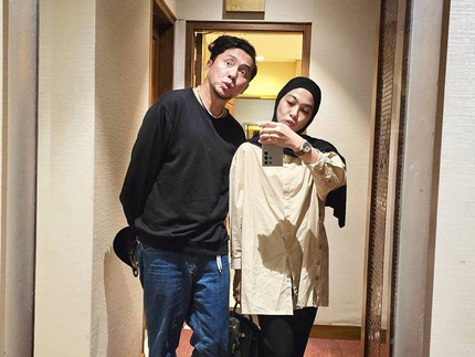 Terpopuler: Potret Harmonis Dian Ayu Lestari dan Omesh 12 Tahun Menikah