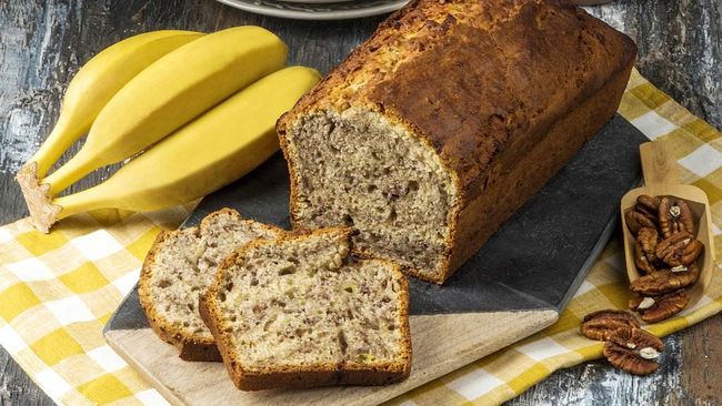 7 Resep Bolu Pisang Kukus hingga Panggang Oven, Dijamin Mengembang