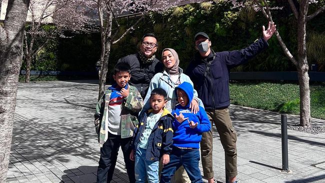 Terpopuler: Cerita Enno Lerian soal Sang Putra yang akan Tanding Baseball ke AS