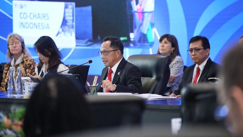 Menteri Dalam Negeri Muhammad Tito Karnavian memimpin Ministerial Meeting yang merupakan salah satu sesi pada World Water Forum ke-10, Senin (20/5).
