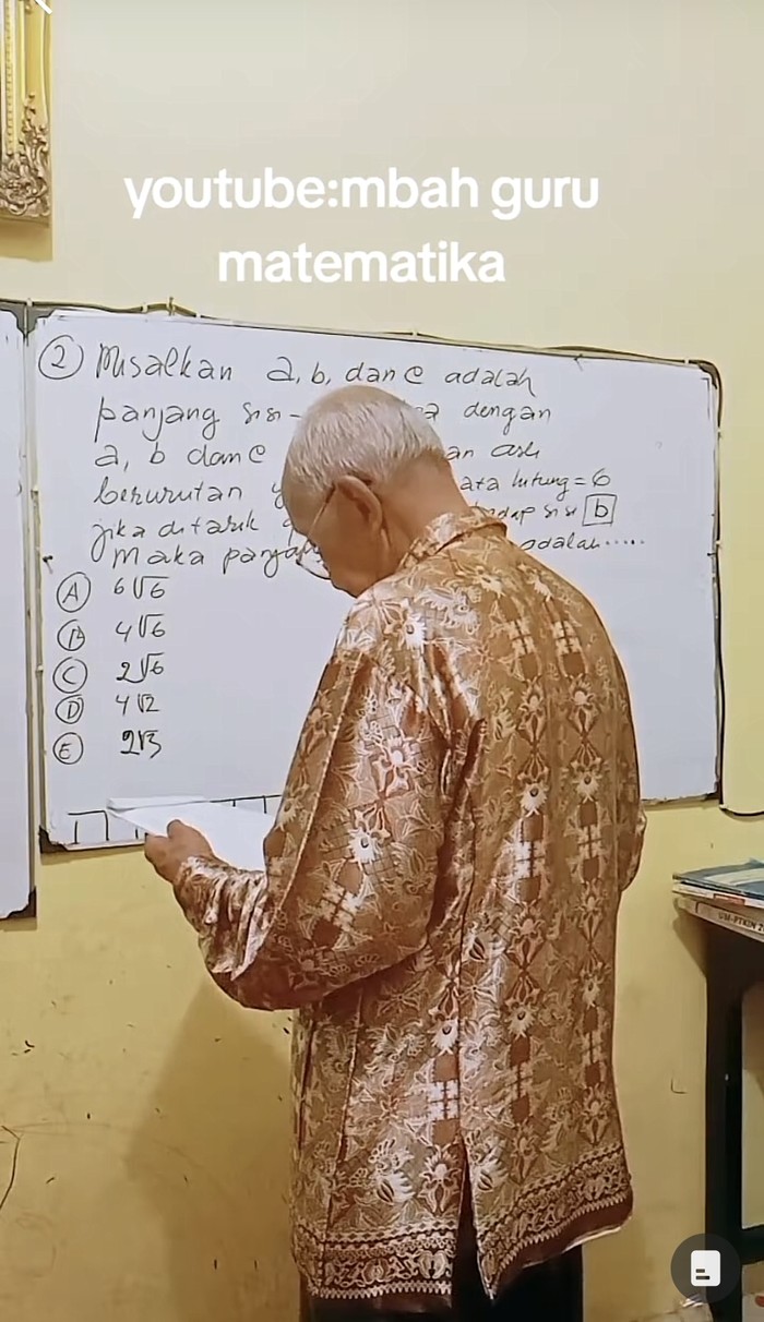 Kisah pensiunan guru MTK ngajar di TikTok