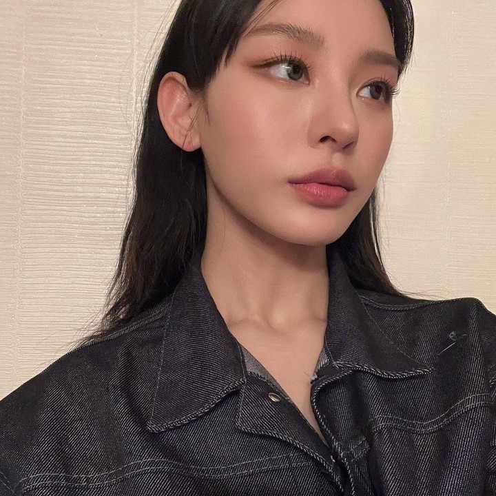 <p>NOZE adalah lead-dancer dari grup tari hip-hop WAY B. Ia mulai dikenal setelah berpartisipasi dalam program <em>Street Woman Fighter</em> di tahun 2021. (Foto: Instagram @nozeworld)</p>