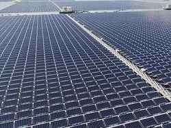 China Bangun Tembok Besar PLTS 400 Km, Bisa Listriki Seisi Beijing