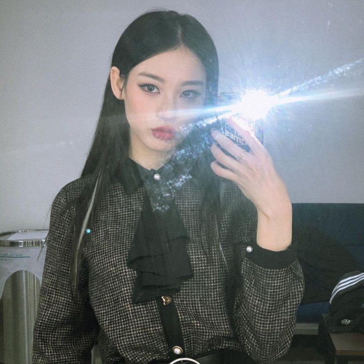 <p>Telah lama menekuni dunia tari, <em>dancer</em> kelahiran tahun 1996 ini juga diketahui pernah menjadi <em>backup</em> <em>dancer</em> Kai EXO, Taemin SHINEE, dan Zico. (Foto: Instagram @nozeworld)</p>